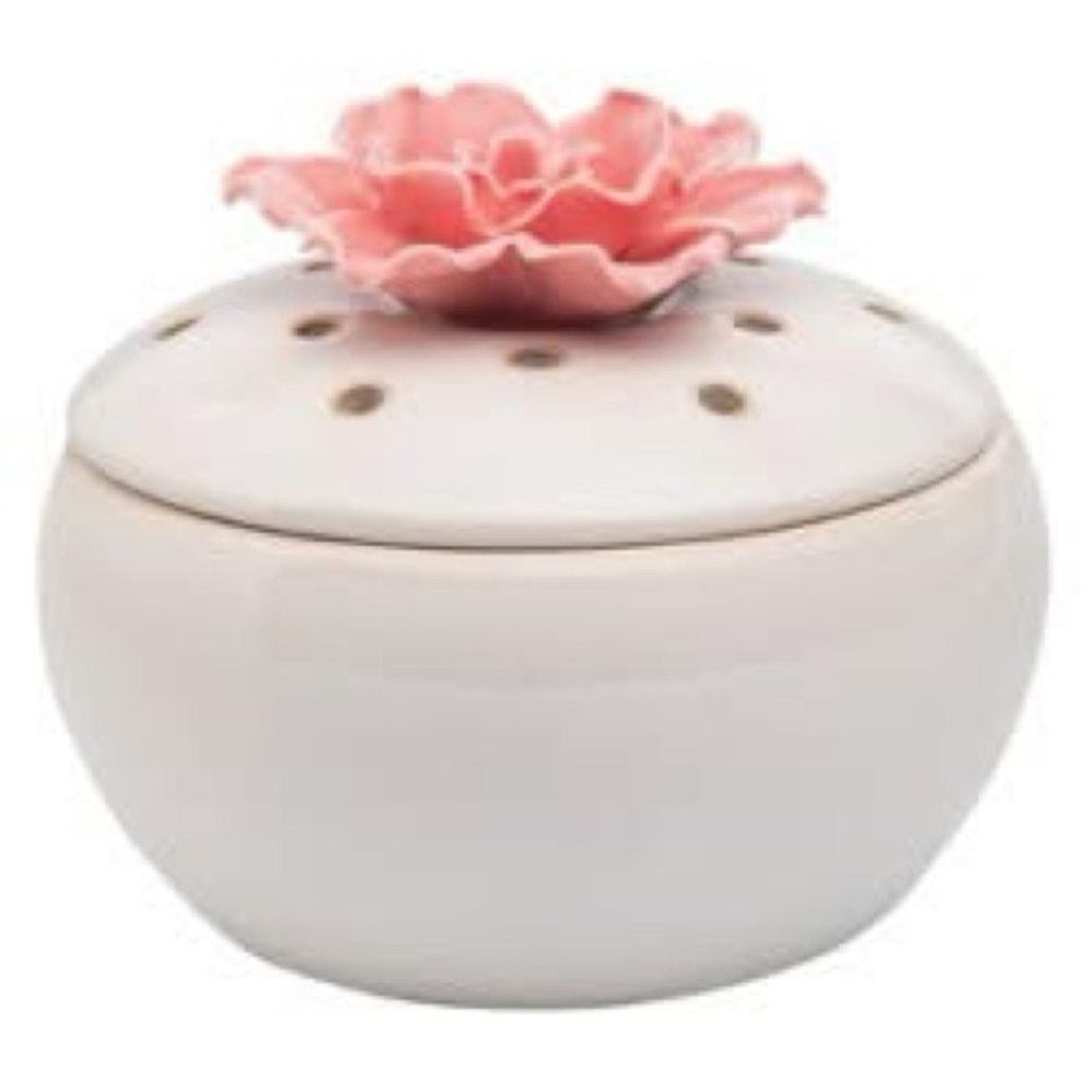 Scentsy “In Bloom” element warmer.